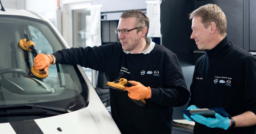 Scheibenreparatur Sebastian Sirocko Thomas Iwanuk Autohaus Bischoff